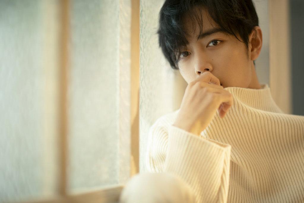 帅气肖战时尚壁纸_最红偶像演员肖战