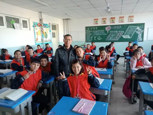 写美篇   梧桐中学"1 1"数学工作室的此次送教活动,是阿克陶县江西