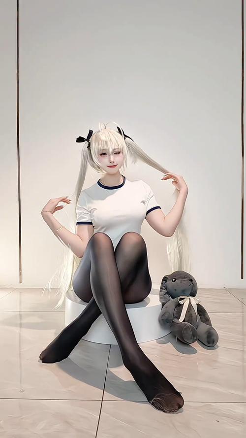 黑丝诱惑终极版:穹妹双马尾体操服,包裹丰腴大长腿,柔软腰臀比绝了!