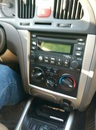 北京现代伊兰特有蓝牙功能吗?我想用手机连接播放手机歌曲