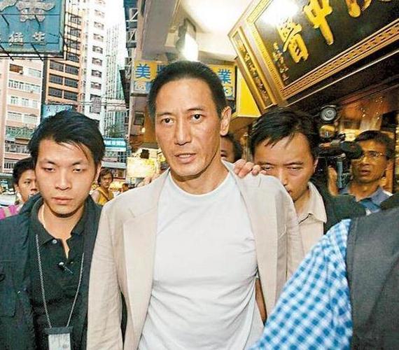 向华强真正的靠山,不是军统出身的父亲,而是香港的林