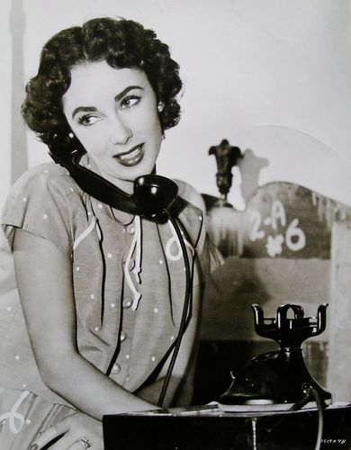  p>伊丽莎白·泰勒(elizabeth taylor,1932年2月27日—2011年3月23日)