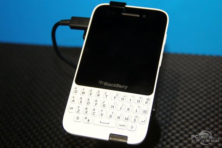 上一组  bb10中端利器 物理全键盘黑莓q5现场图赏