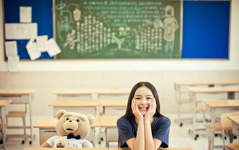 国民校花李莎旻子雅礼中学甜美外拍