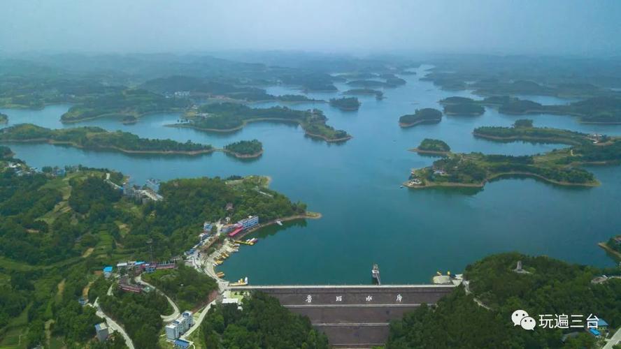 芦溪镇芦花大桥旁  电话: 18380501111 02 鲁班湖 鲁班湖位于三台县