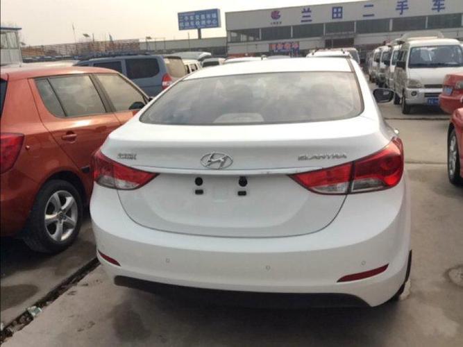 6l 手动领先型 白色 手动挡