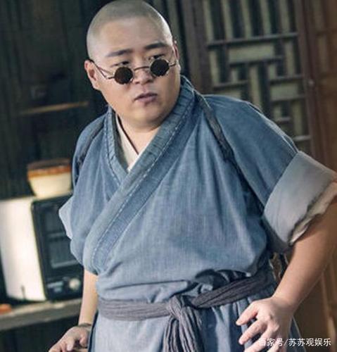 靠《新乌龙院》大火后,被母亲败光千万家产的郝邵文