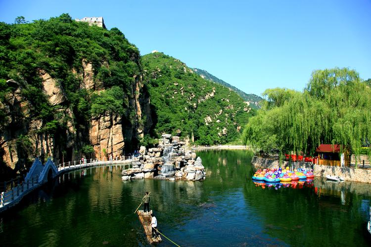 服务标准交通:全程豪华空调旅游车; 门票:行程所含景点首道大门票