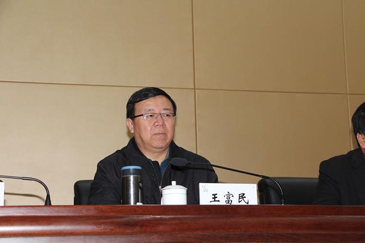 图为省旅游发展委员会副主任王富民出席开班仪式并讲话.