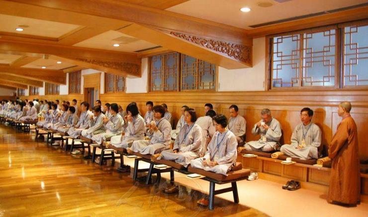 宣化上人开示打坐腿疼,不要理他,参到山穷水尽
