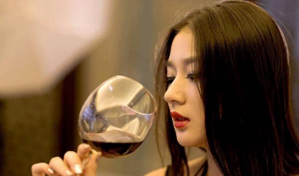 女人如酒,每个女人都有其自身与众不同的特点.