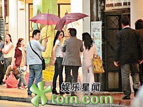 > (图)黄橙子爆出刘亦菲不为人知的童年