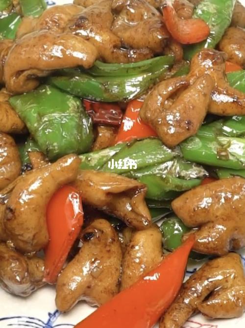 年夜饭第十四道菜尖椒炒肥肠_美食_美食日常_美食