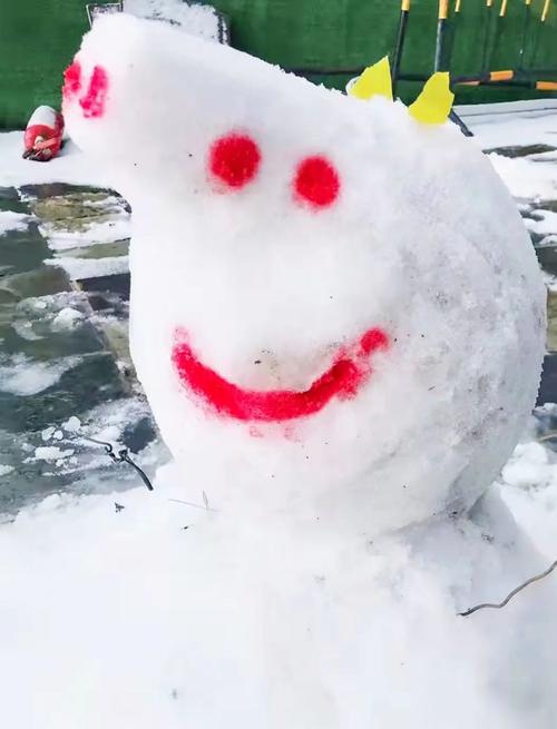 2022年的第一场雪相约洗马潭堆雪人