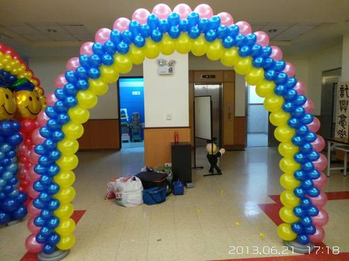 气球造型教程图解拱门 门前的拱门怎么搞