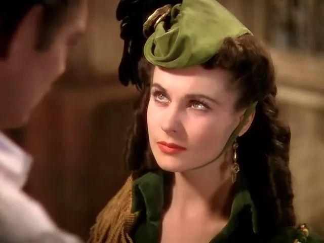 我们采访了你们喜欢的严肃八卦萝贝贝,问问她最近买了