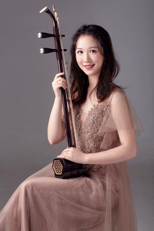黄紫沐      二胡声部   中央音乐学院大二年级   周艺妮   中央