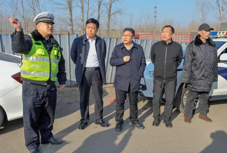 冯小宁就春运工作在尧都区进行检查