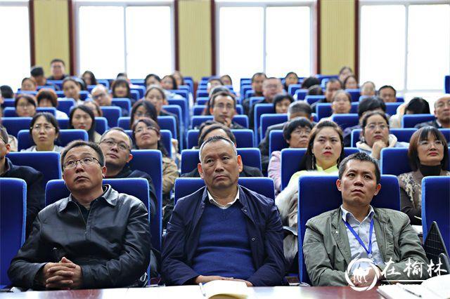 神木职教中心党总支组织党员教师观看电影不一样的焰火