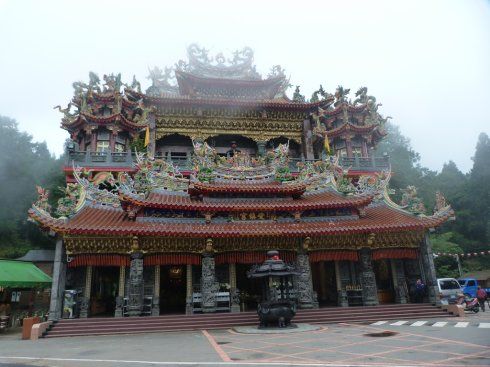 据说,台湾的寺庙数量居全世界之冠.