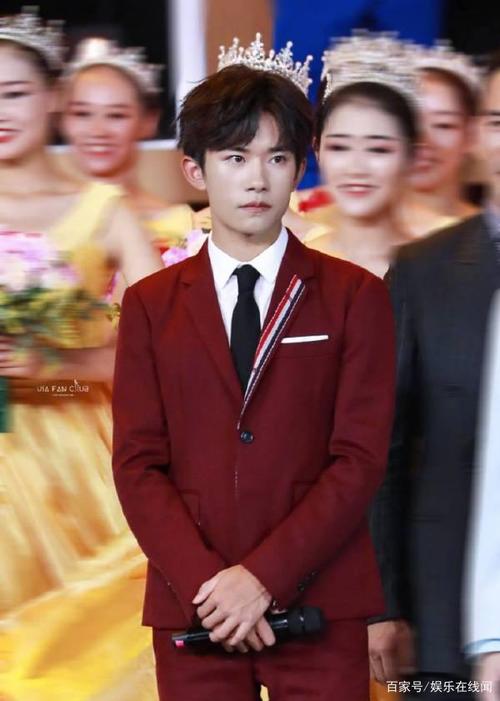 易烊千玺8岁的天才弟弟 易烊昱华