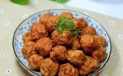 炸猪肉丸子的简单制作方法
