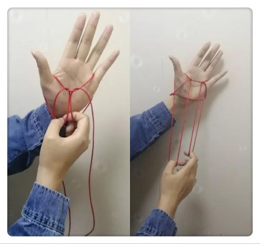 步骤六:将绳子拉开的缝隙套在左手的食指和无名指上.