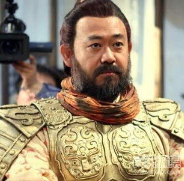 当然,没有变形的是程咬金的智慧,他能审时度势,带着秦叔宝