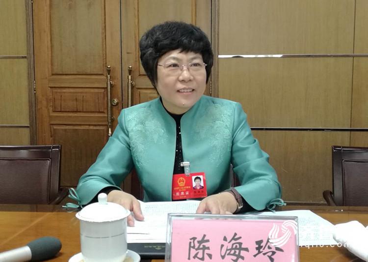 101秒丨省人大代表陈海玲:深化"一次办好"改革营造高效的服务环境