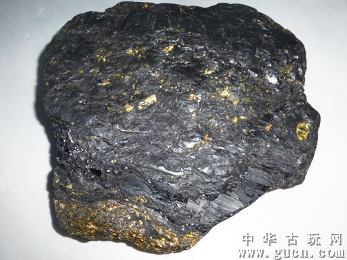 资源枯竭几十年的抚顺产内含琥珀的煤精石原石