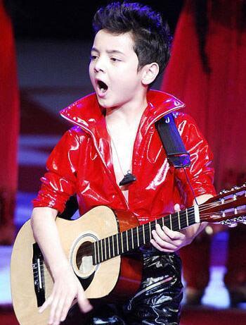 阿尔法长大头发变秃了 新疆童星阿尔法