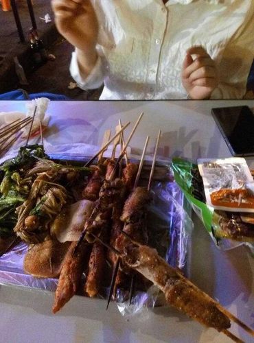 没有可以一起吃烧烤的小姐妹该是有多孤独