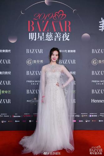 2019芭莎明星慈善夜,除了大家不敢站的c位,还有什么你