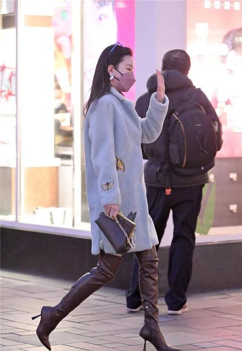 长筒靴如何穿搭这样搭配时髦又好看小个子也能穿出大长腿来