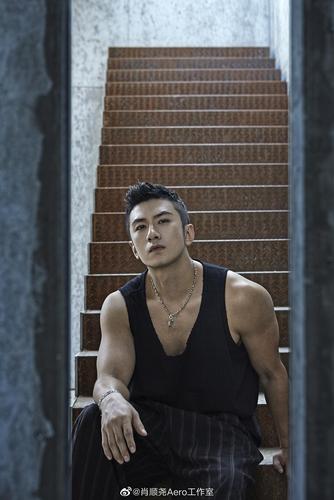 收藏的肖顺尧的肌肉照,组员们有存货别吝啬,赶紧都交