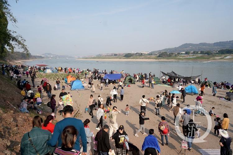 寻找重庆最美春天 | 来大渡口牛栏坝享受阳光沙滩 市民打卡热火朝天