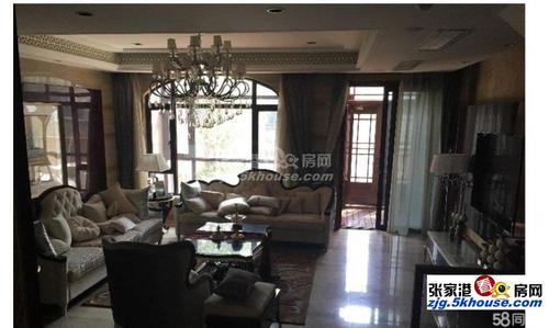 年代:2012 楼层:中层(共3层) 小区:蔷薇墅 地址:张家港东环路皇家首座