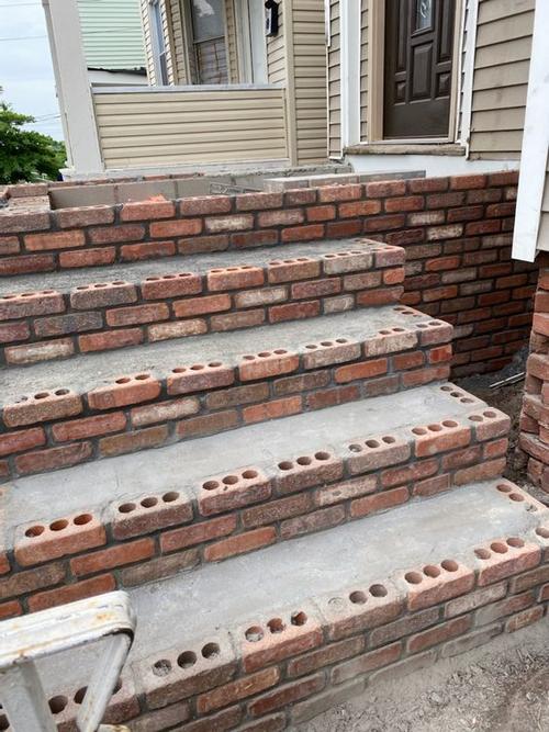 网易首页>网易号>正文申请入驻> 老家室外台阶基本上都是用穿插红砖