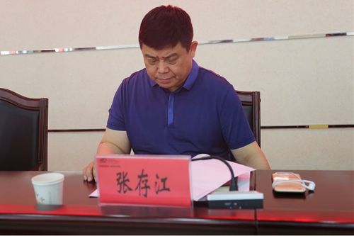 区住建委住保中心主任张存江地区党委副书记,镇长李强对西白辛庄村