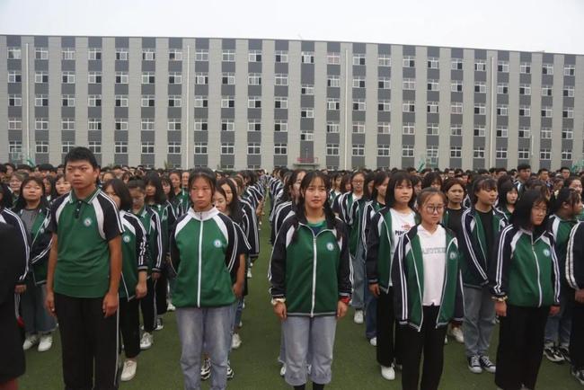 聊城市世纪园学校第三周升旗仪式