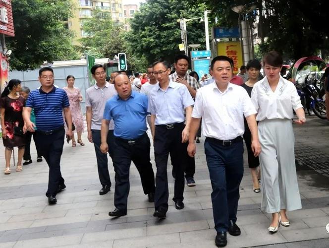 图为:许国斌带队现场督导