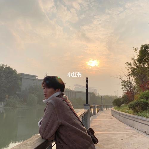 男生该怎么拍照71趁着天气好出门拍了点照片,很多男生都不知道到底