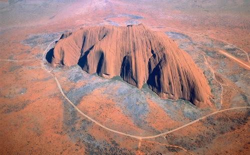 艾尔斯巨石的天气与气候 艾尔斯巨石每月温度均值之最