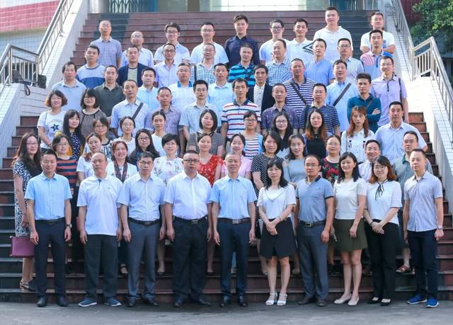 今秋投用18所学校之新彭山一中