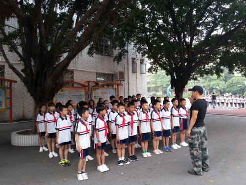 佛山市南海区大沥镇城区小学进行了5天的军训