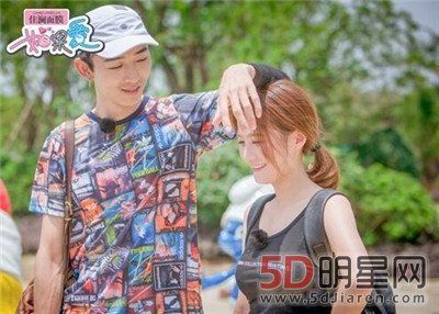 李明霖直播谈到小越女哪些事 scc川川和小越女分手了吗