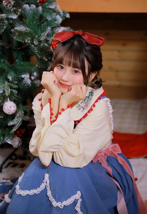 小清新美女户外甜美白皙长腿写真图片