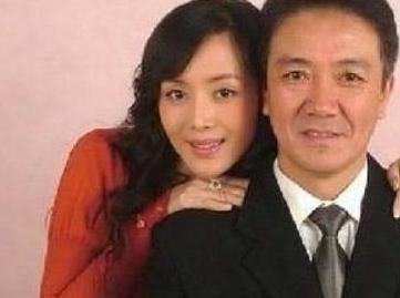 62岁李幼斌的妻子近照曝光原来是她比前任还漂亮