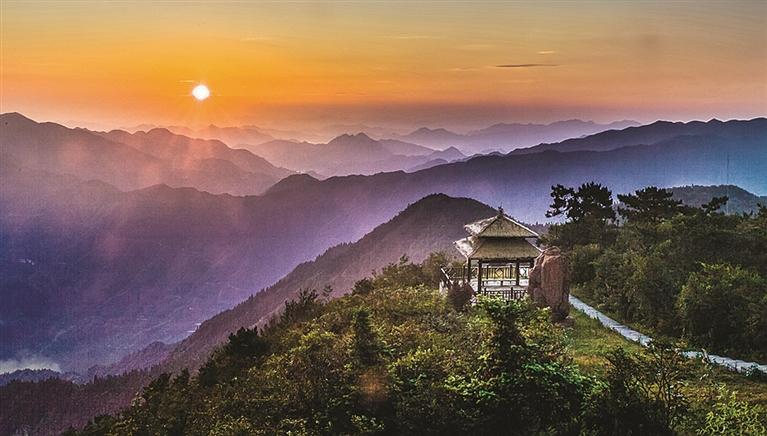 敕木山位于景宁县城东南方向,海拨1519米.