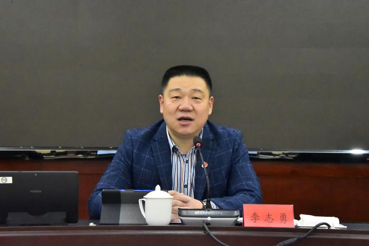 政务公开 工作动态 南靖要闻   会上,县长李志勇要求各级各有关部门要
